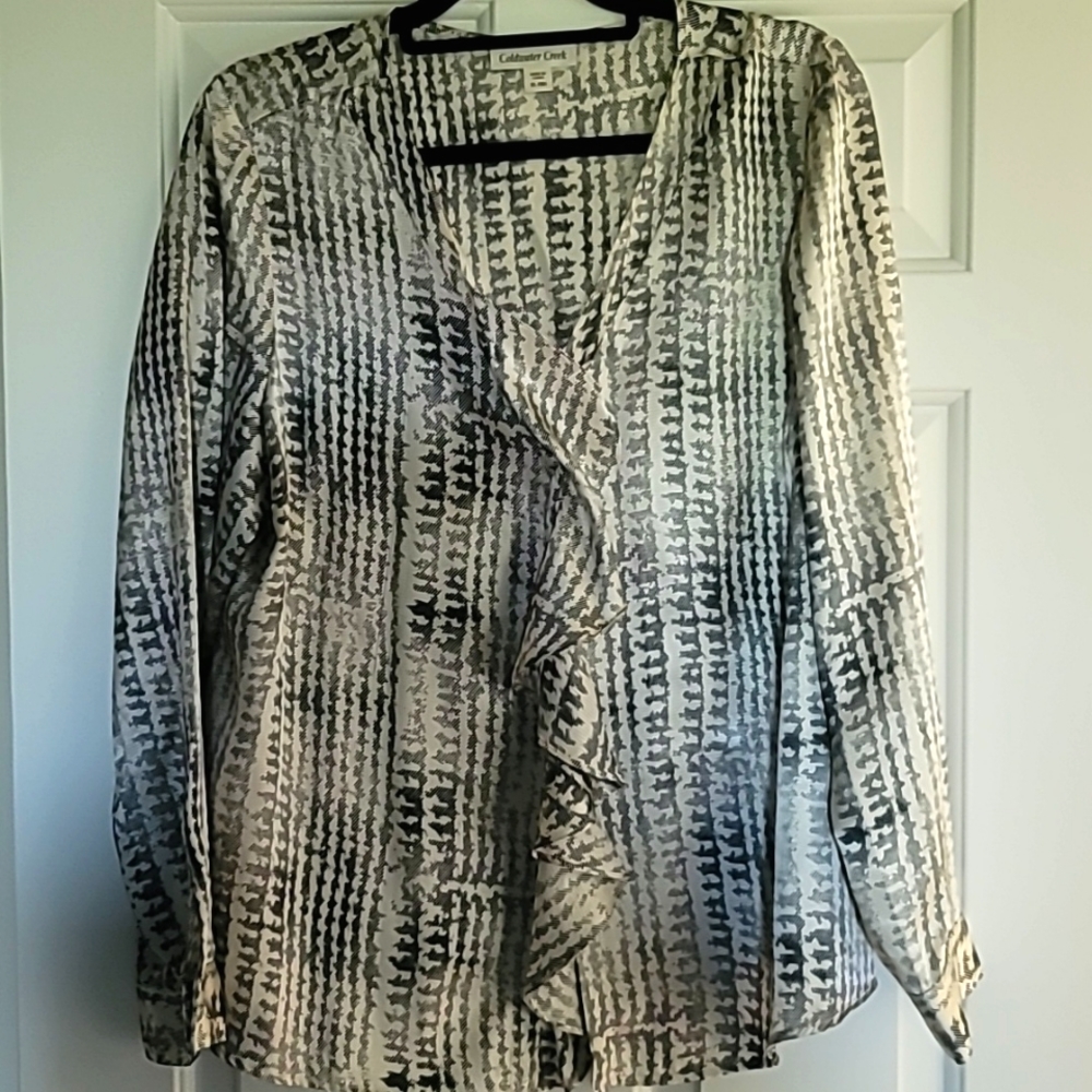 Ladies long sleeved blouse